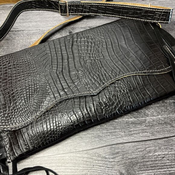 Genuine leather Alligator crossbody/shoulder/clutch with fringe trim - Picture 4 of 7